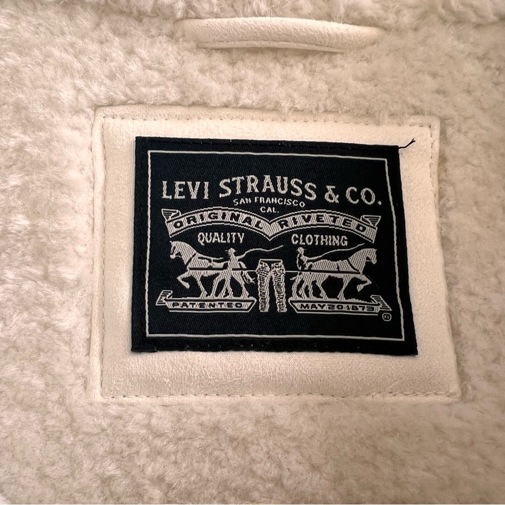 Levi’s Women Cream Faux Jacket - Picture 10 of 11